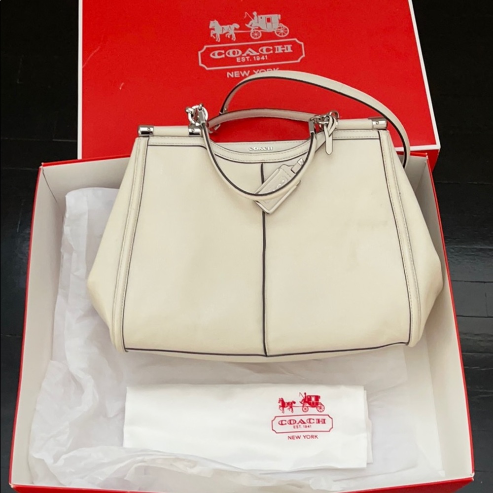 Coach bag retail $800